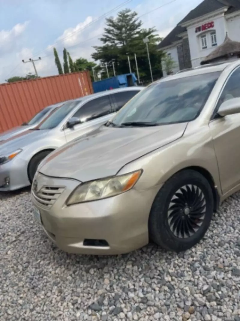Toyota Camry   - 2007