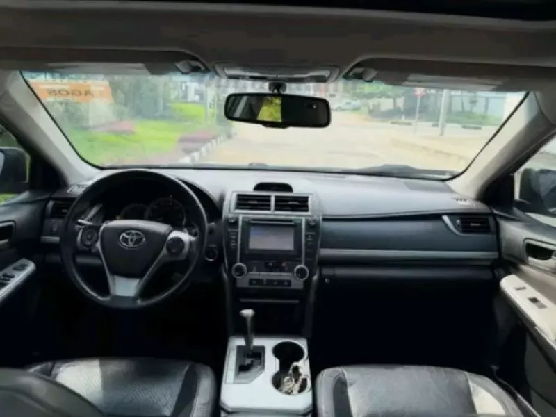 Toyota Camry   - 2013