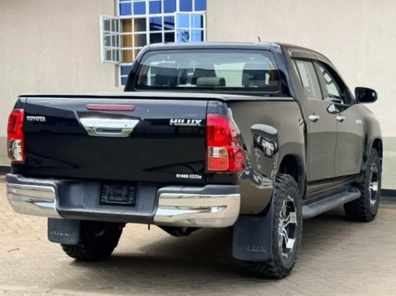 Toyota Hilux   - 2018