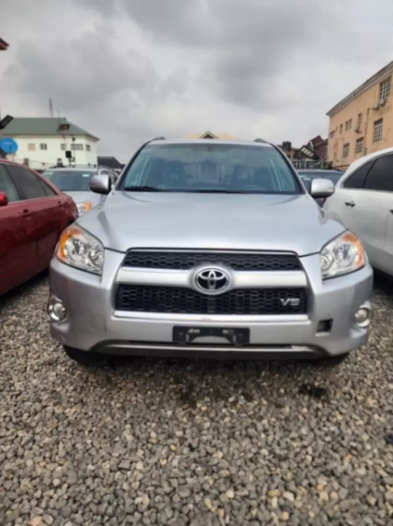 Toyota RAV4   - 2011