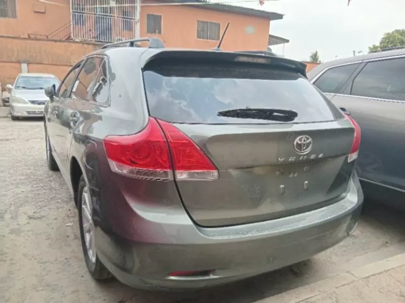 Toyota Venza   - 2010