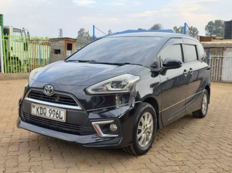 Toyota Sienta   - 2017