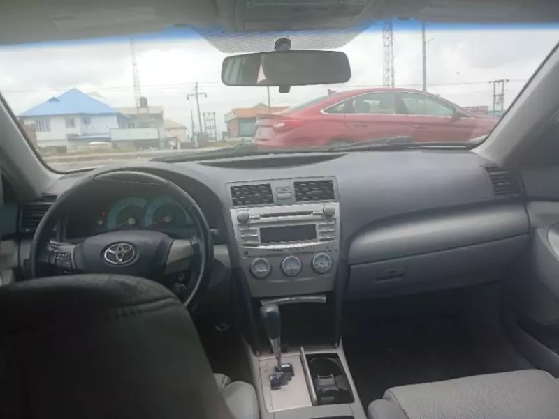 TOYOTA camry - 2010