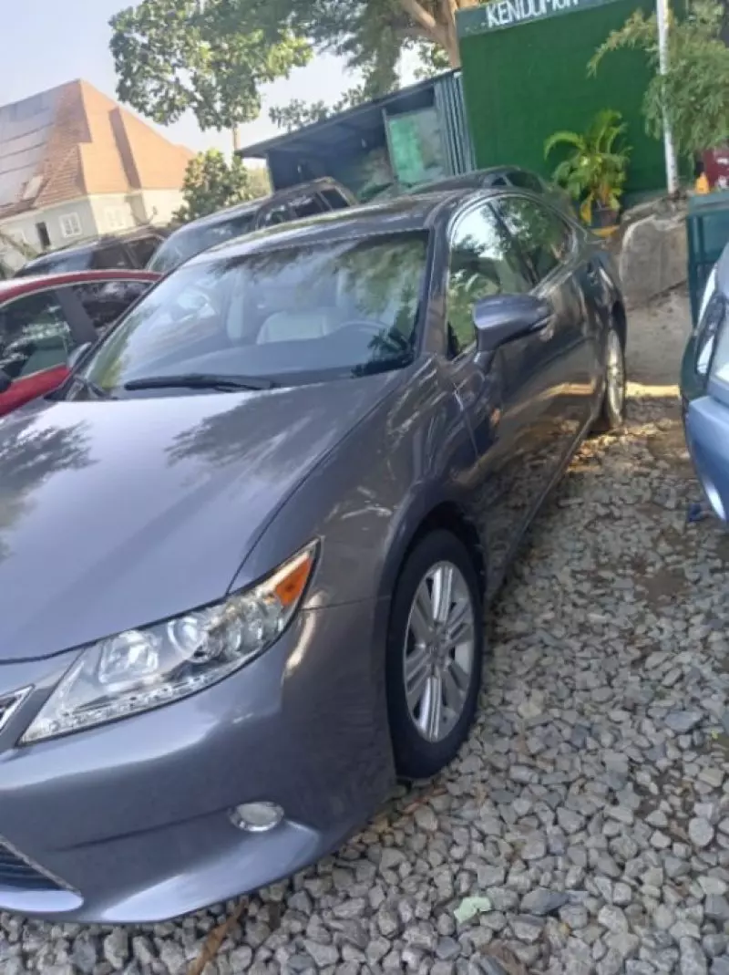 Lexus ES - 2014