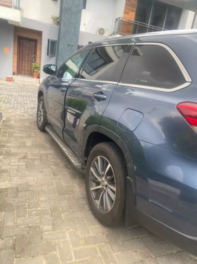 Toyota Highlander   - 2019