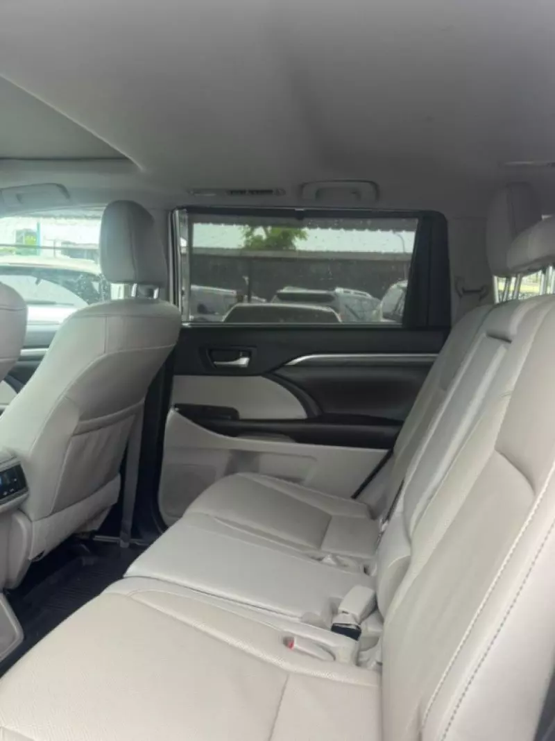 Toyota Highlander   - 2019
