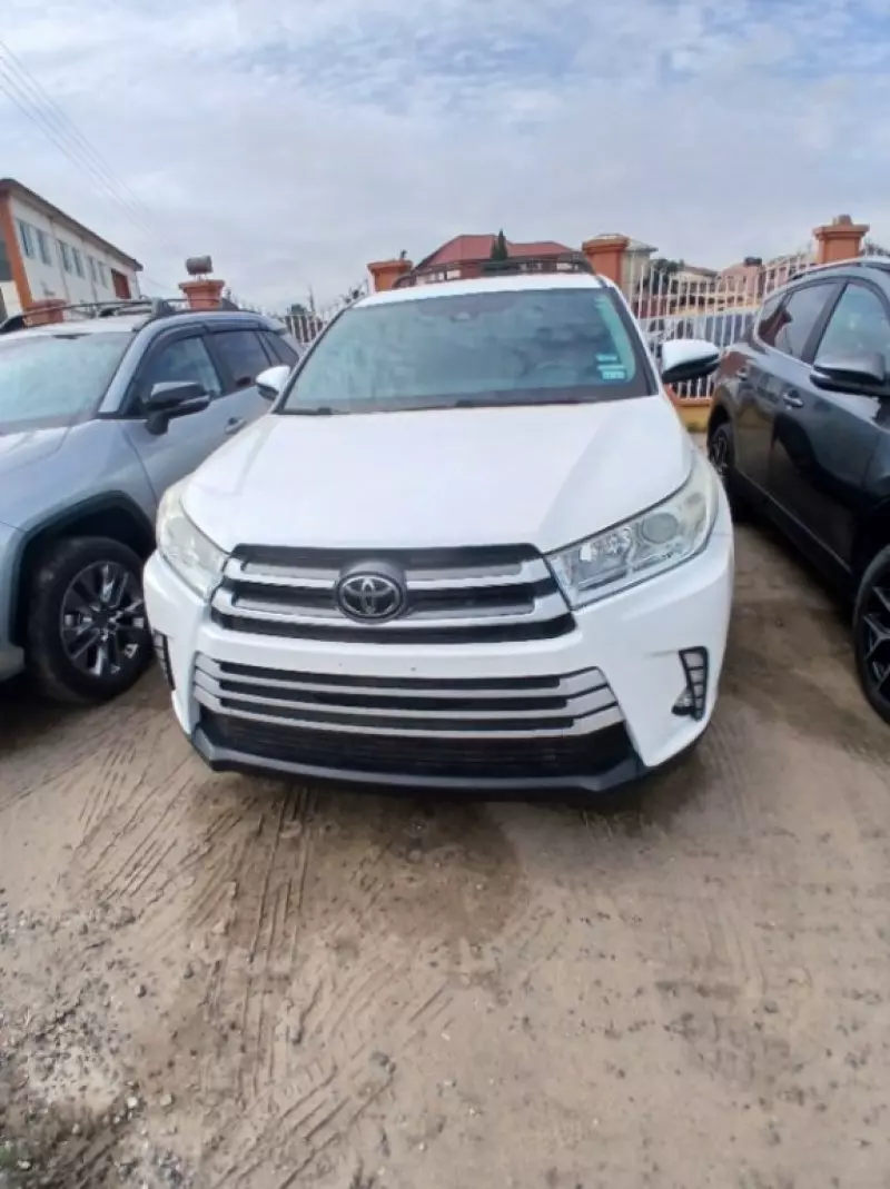 TOYOTA Highlander   - 2019