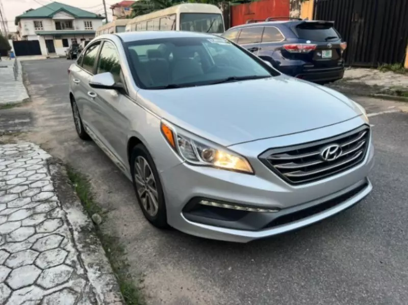 Hyundai Sonata   - 2015