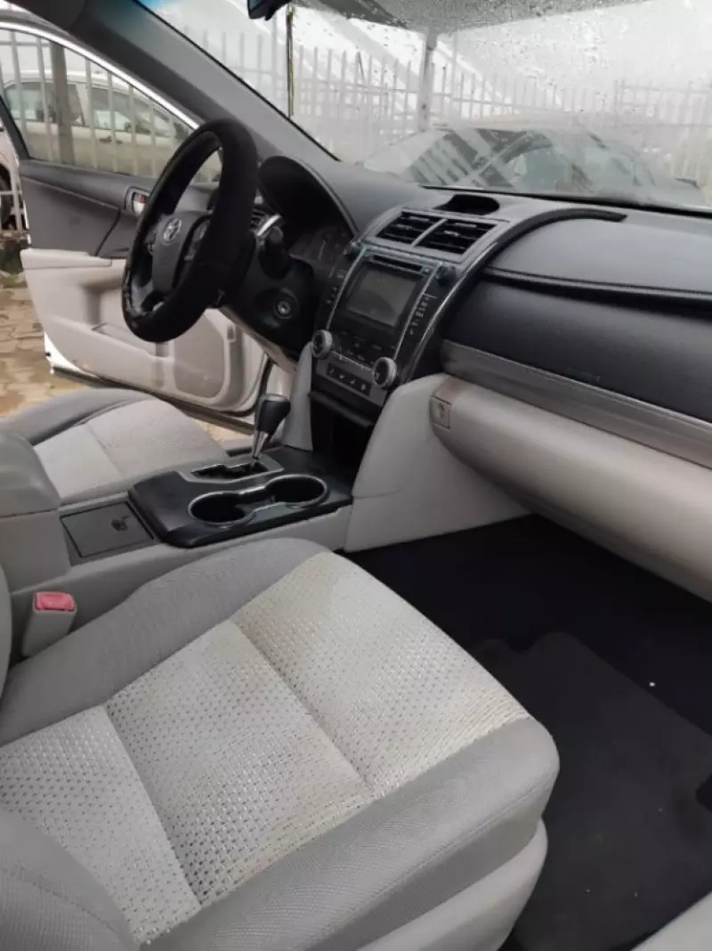 Toyota Camry   - 2014