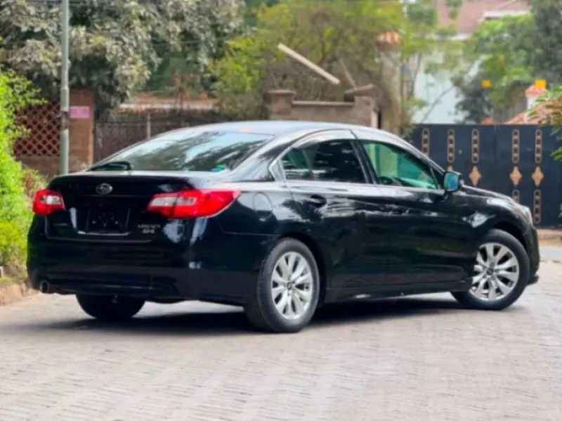 Subaru Legacy   - 2017
