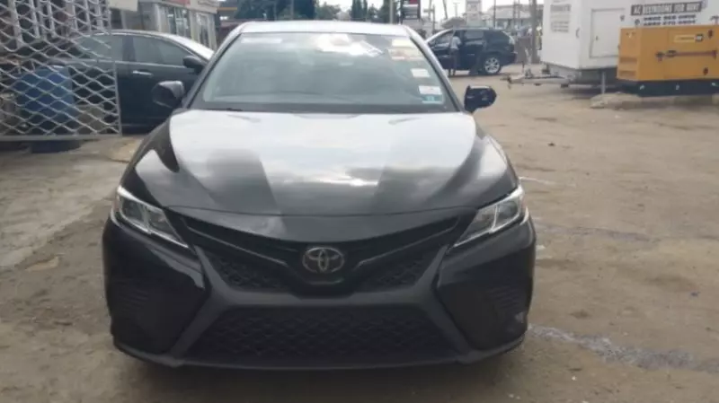 Toyota Camry   - 2018