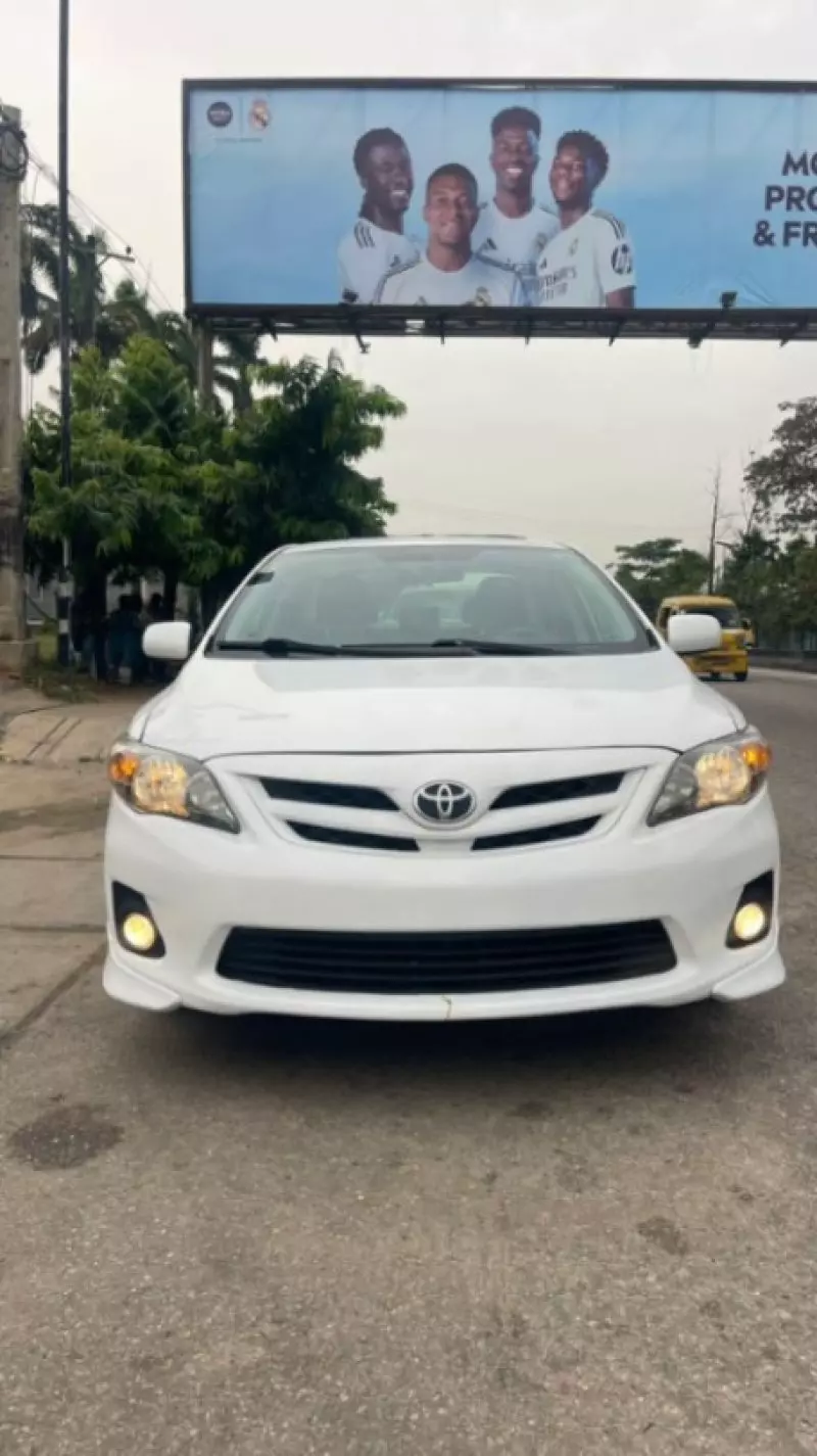 TOYOTA Corolla   - 2012