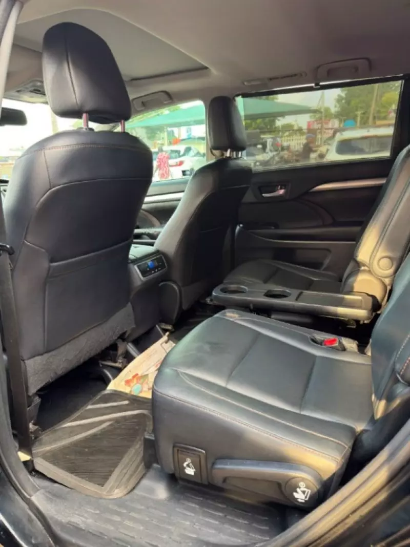 TOYOTA Highlander   - 2016