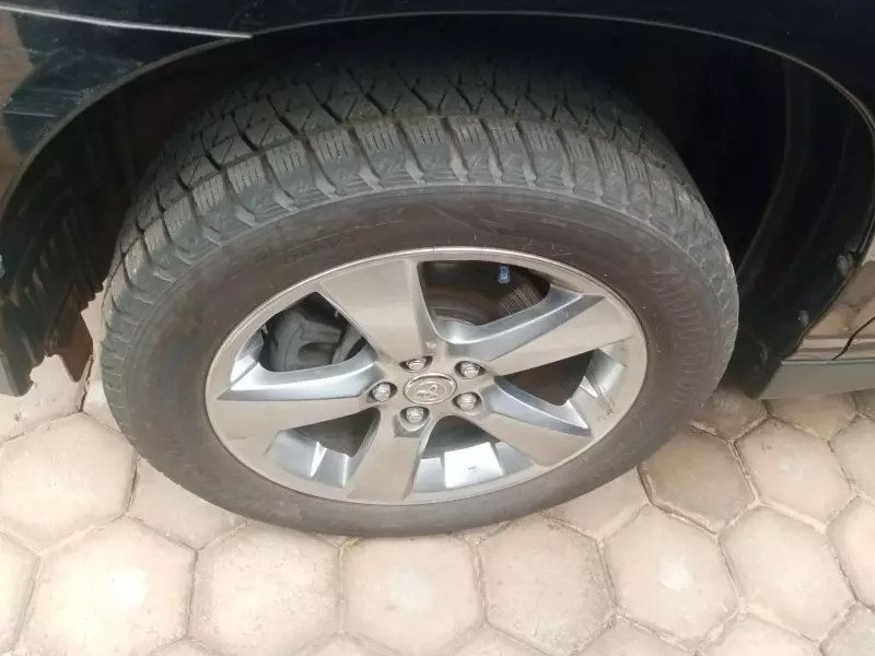 Toyota Harrier   - 2010