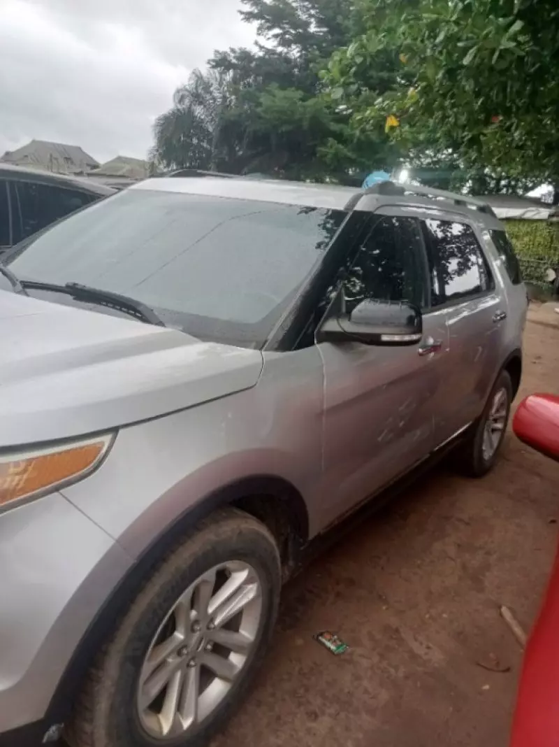 Ford Explorer   - 2010