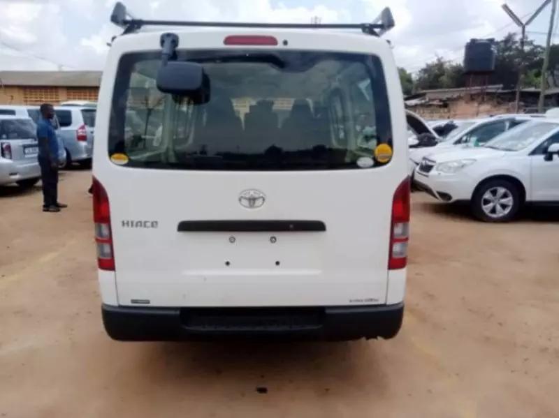 Toyota Hiace   - 2013