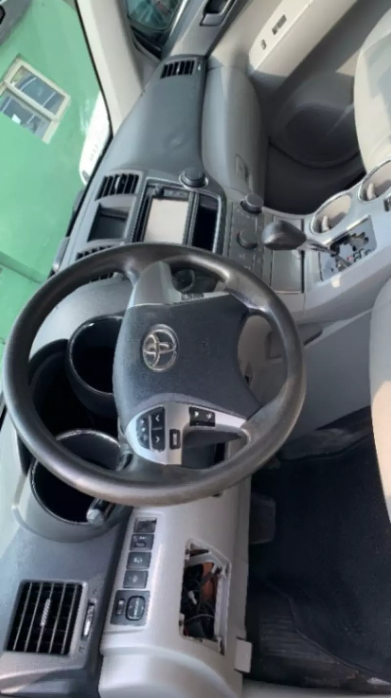 Toyota Highlander   - 2013