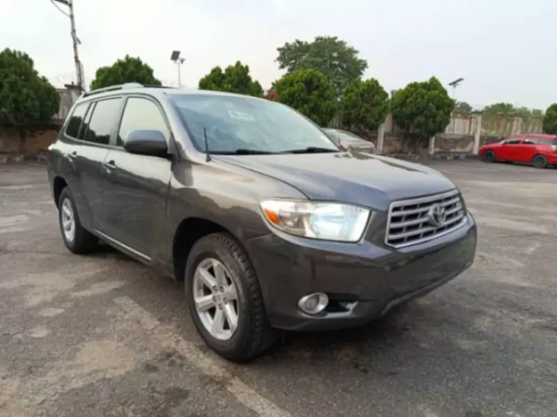 Toyota Highlander   - 2010