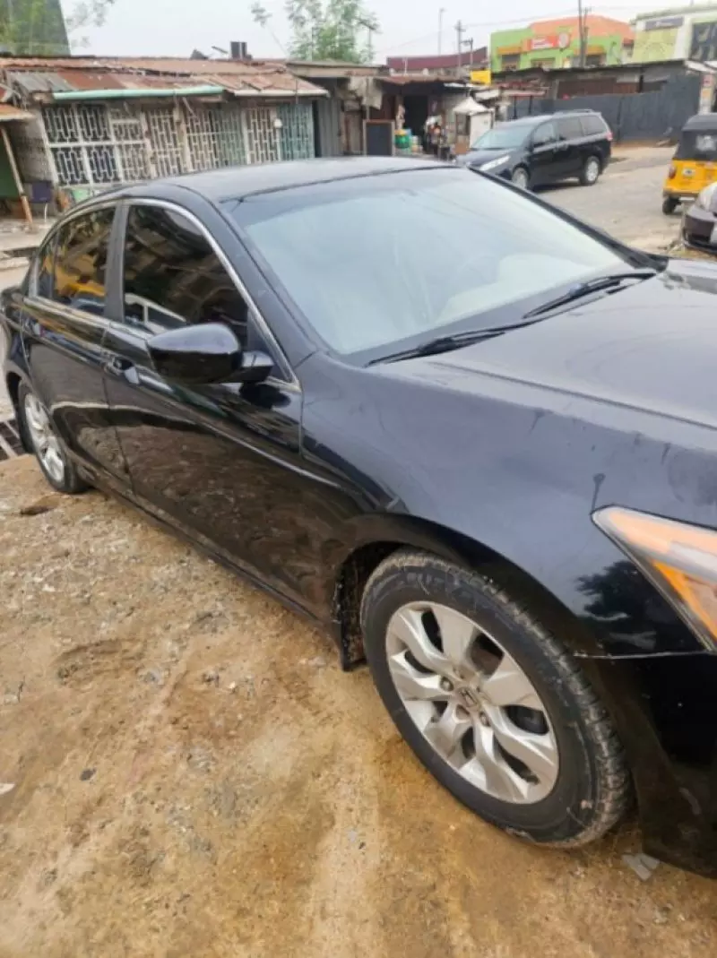 Honda Accord - 2009