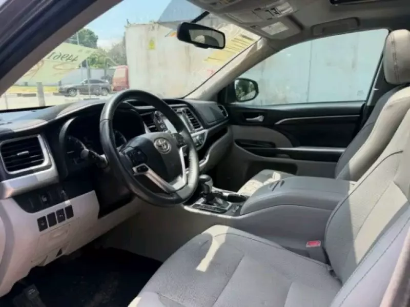 TOYOTA Highlander   - 2016