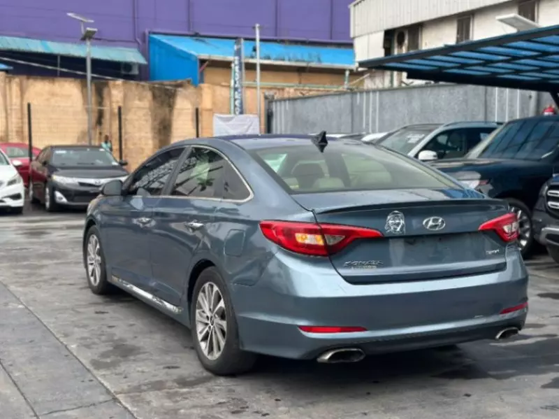 Hyundai Sonata   - 2015