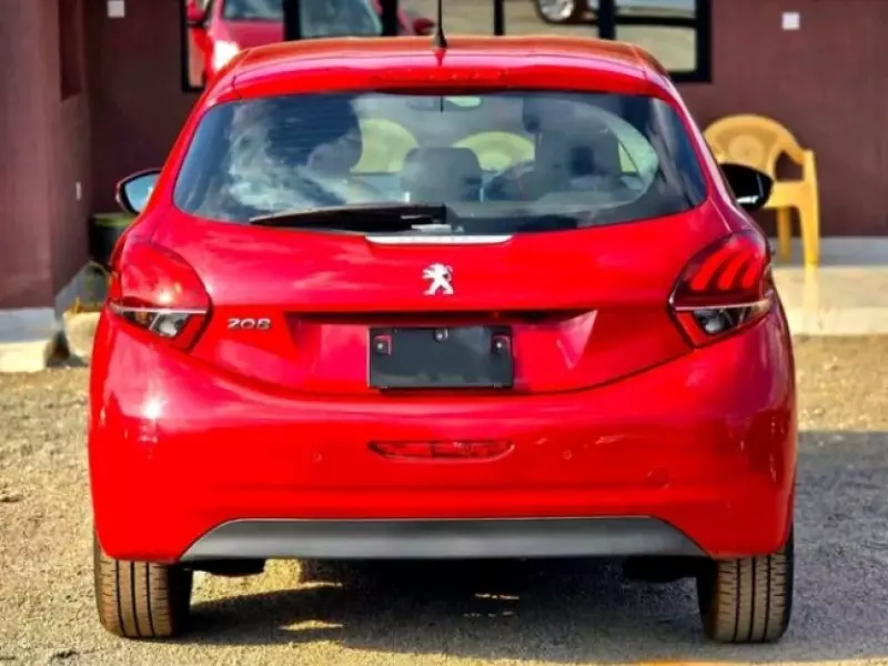 Peugeot 208   - 2018