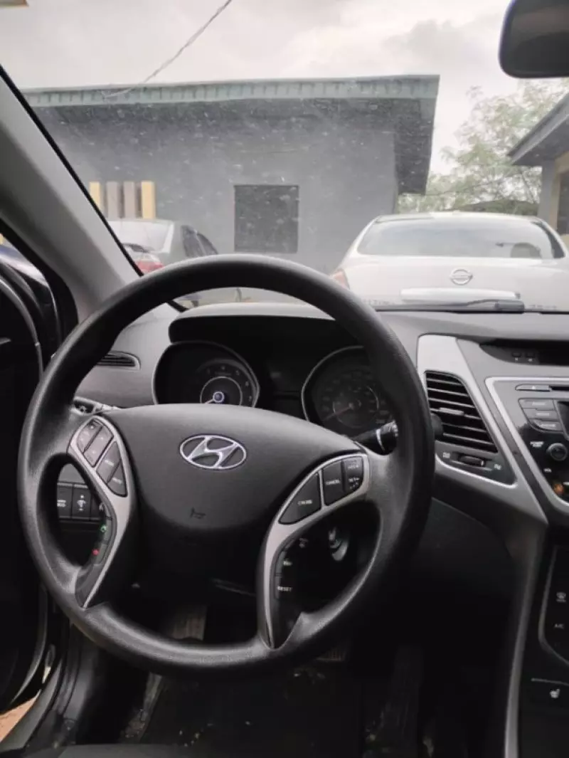 Hyundai Elantra   - 2015