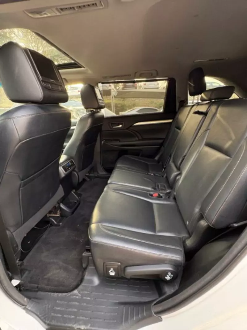 Toyota Highlander   - 2015