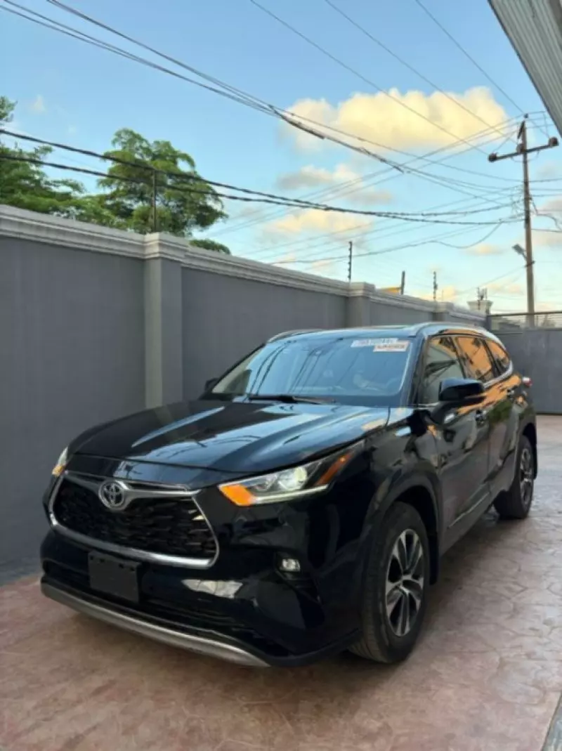 Toyota Highlander   - 2022