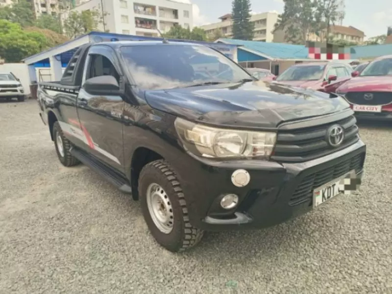 Toyota Hilux   - 2018
