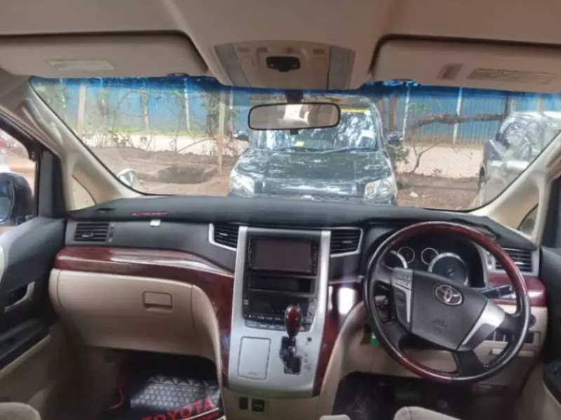 Toyota Alphard   - 2010