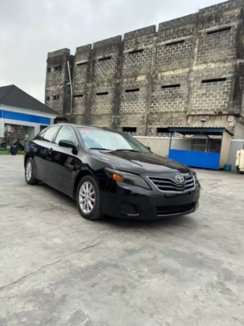 Toyota Camry - 2011