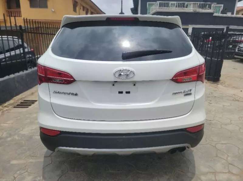 Hyundai Santa Fe   - 2014