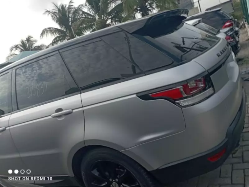 Land Rover Range Rover Sport   - 2014