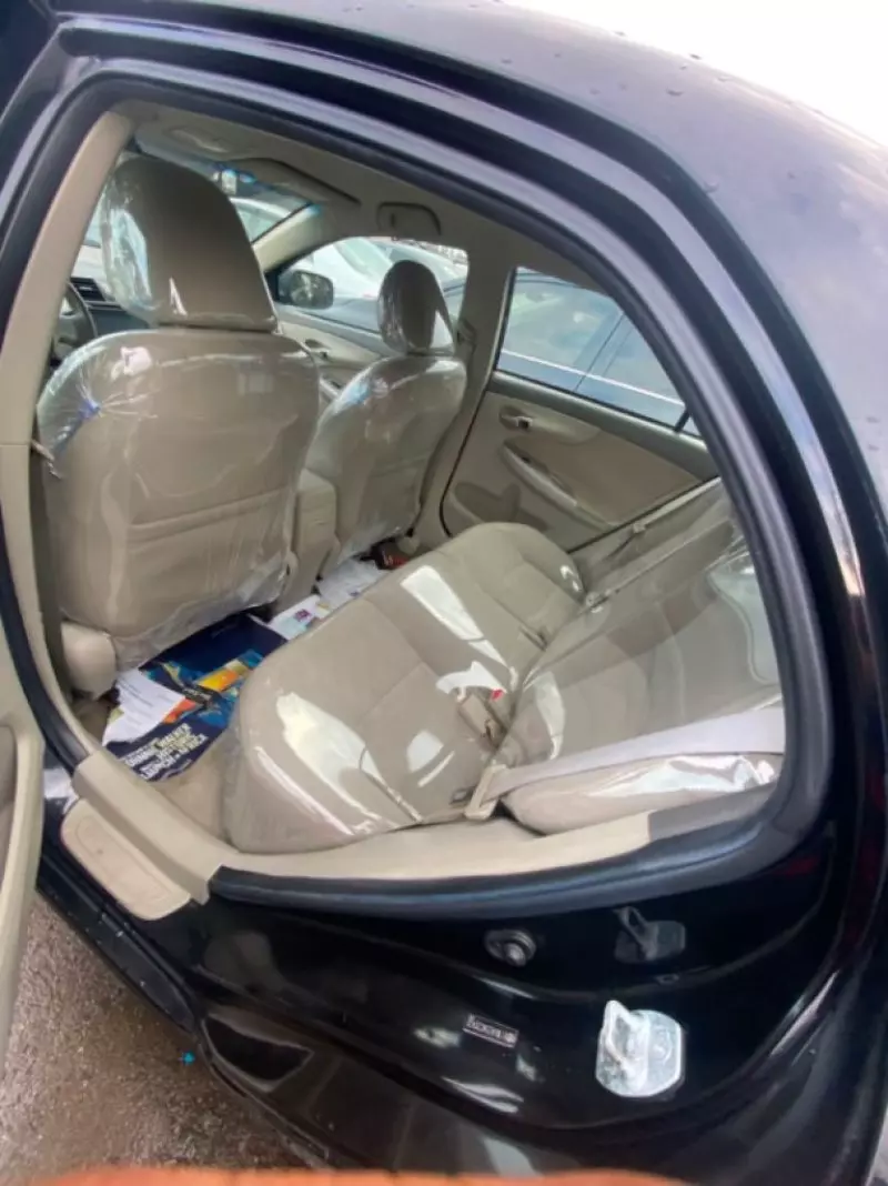 TOYOTA Corolla   - 2010