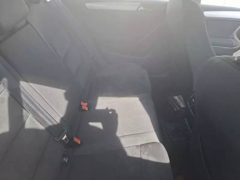 Volkswagen Golf   - 2012