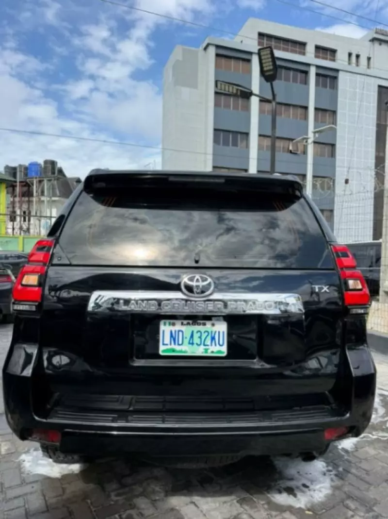 TOYOTA Prado - 2012