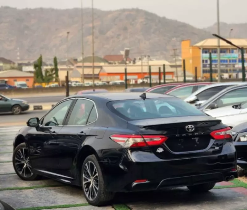 Toyota Camry   - 2019