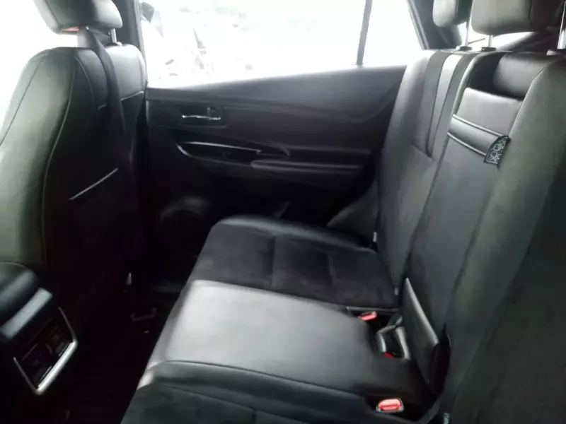 Toyota Harrier   - 2016