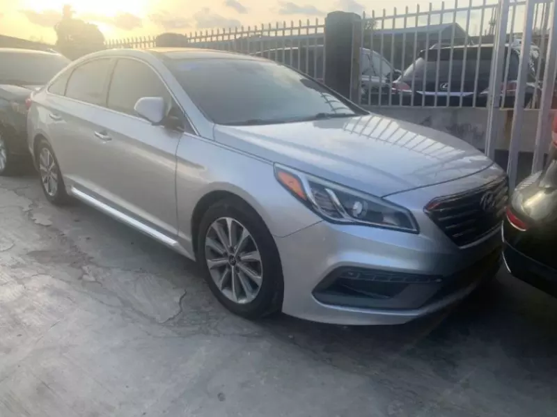 Hyundai Sonata   - 2016