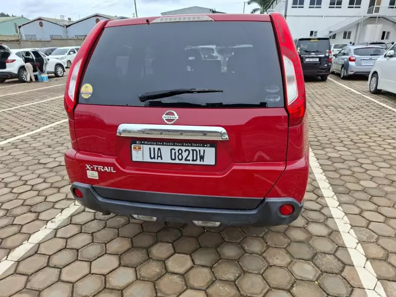 Nissan X-TRAIL   - 2012