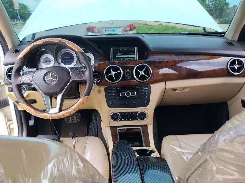Mercedes-Benz GLK 350   - 2014
