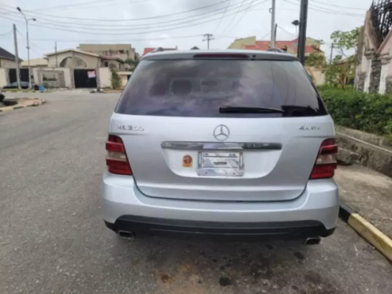 Mercedes-Benz ML 350   - 2005