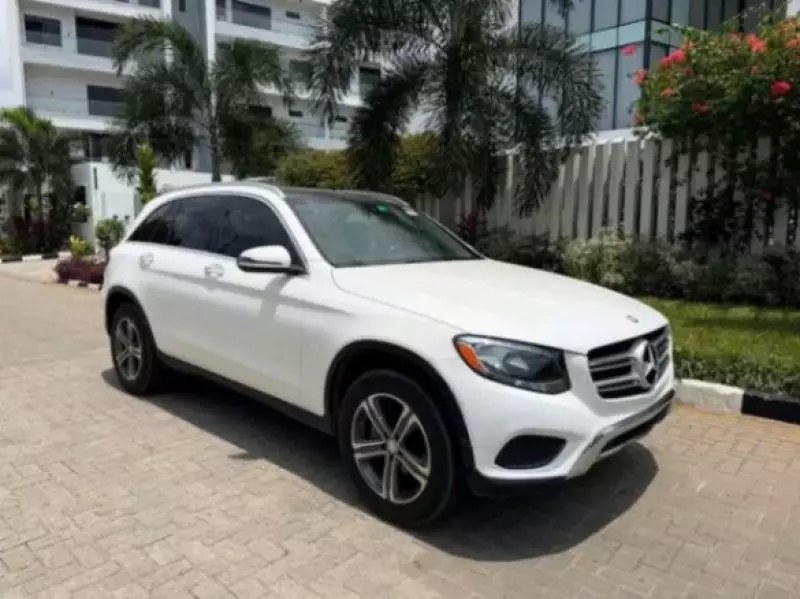 Mercedes-Benz GLC 300   - 2017