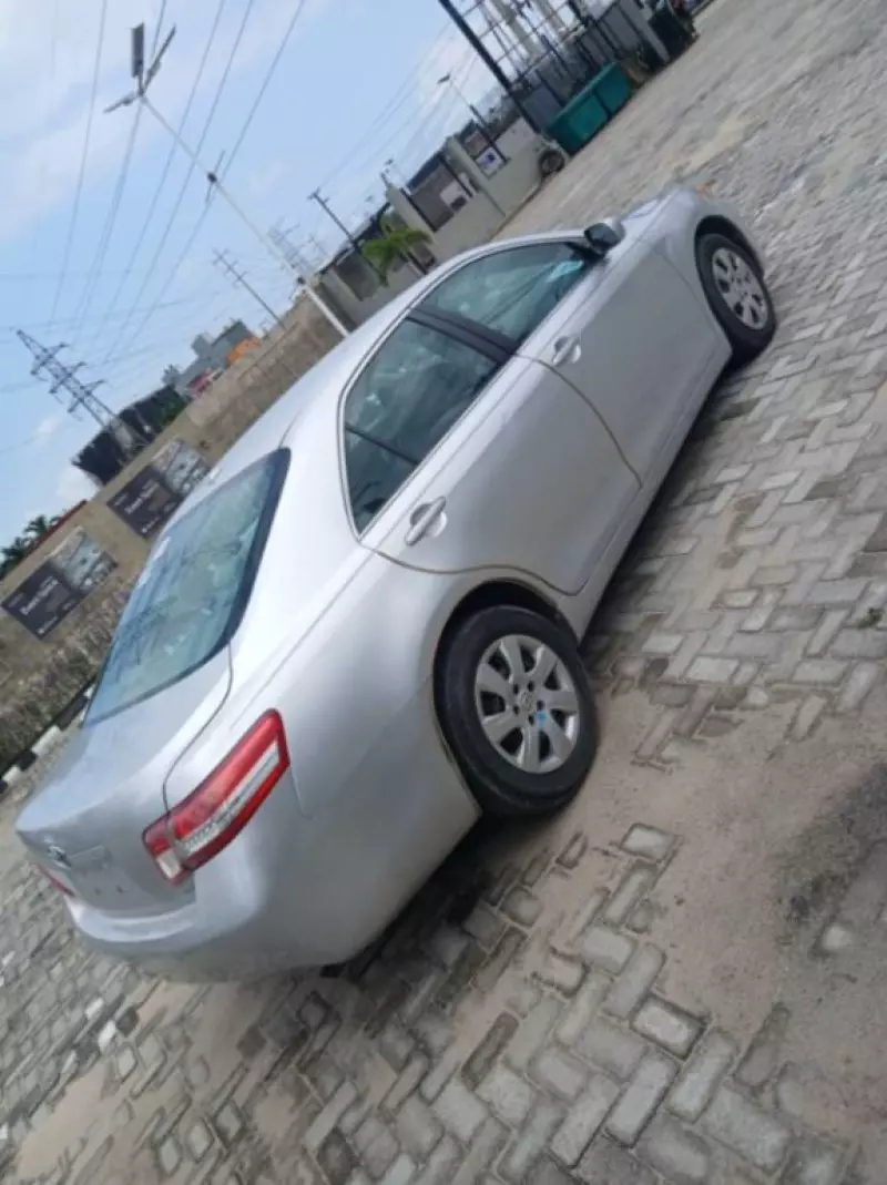 TOYOTA Camry - 2011