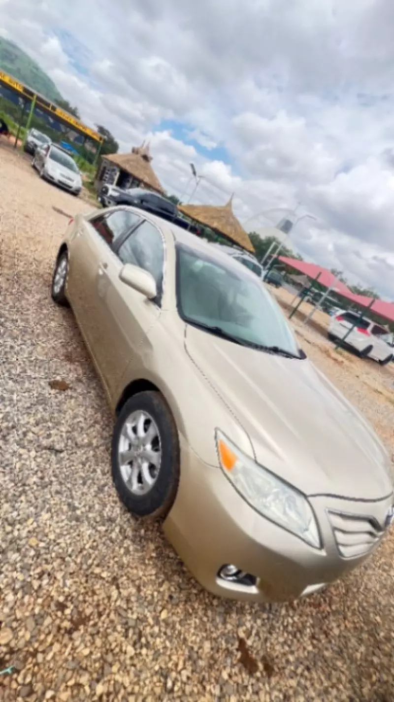 TOYOTA Camry   - 2011