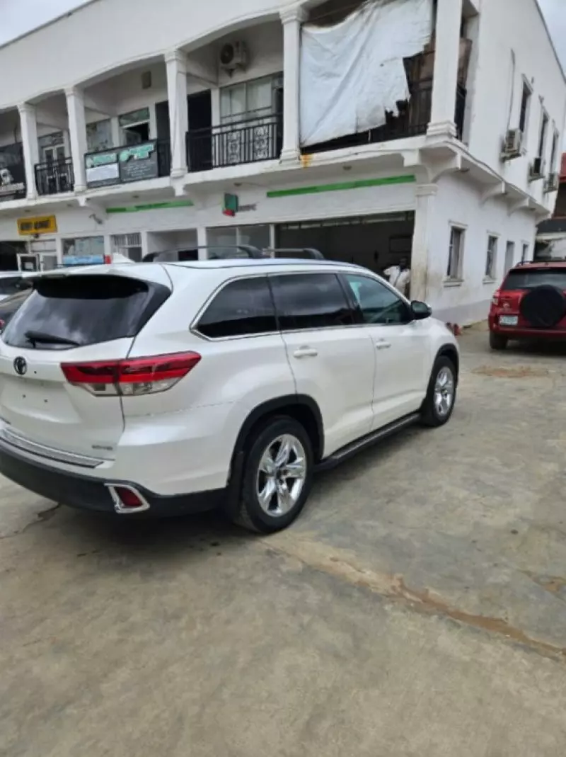 TOYOTA Highlander   - 2015