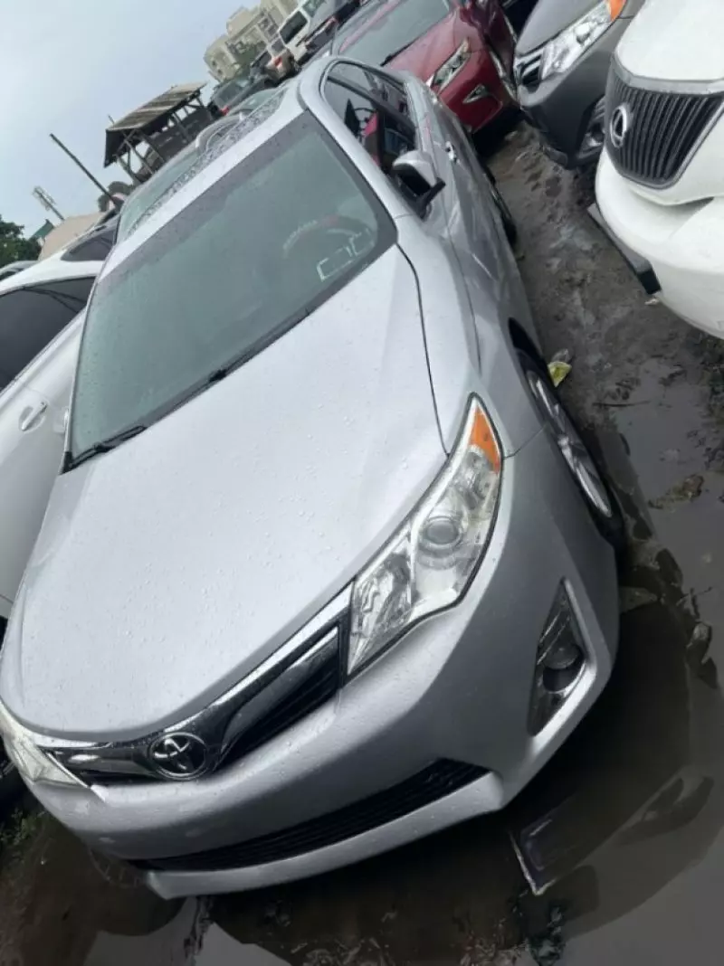 Toyota Camry   - 2012