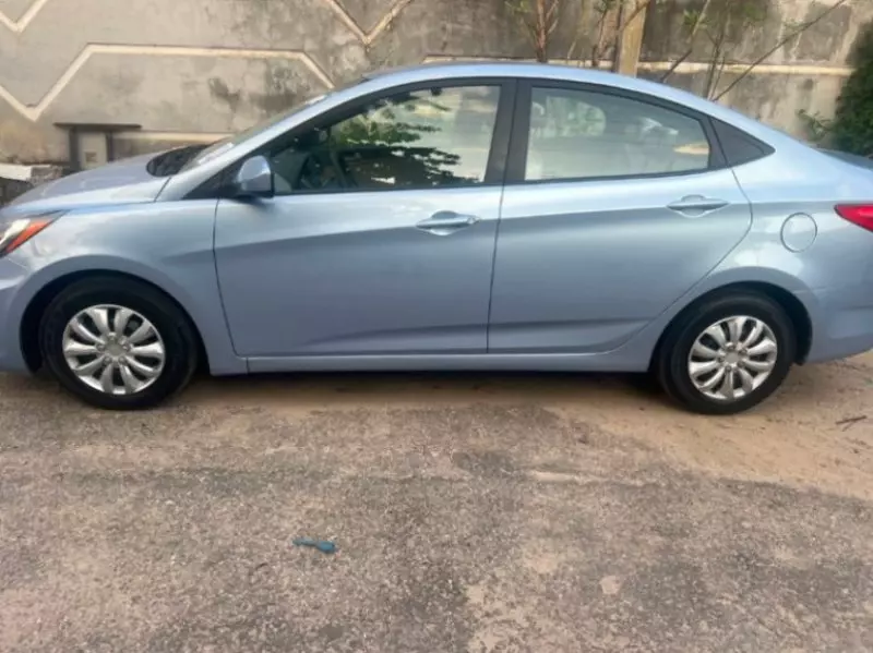 Hyundai Accent HCI - 2013