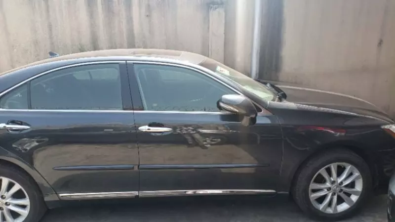 Lexus ES 350   - 2010